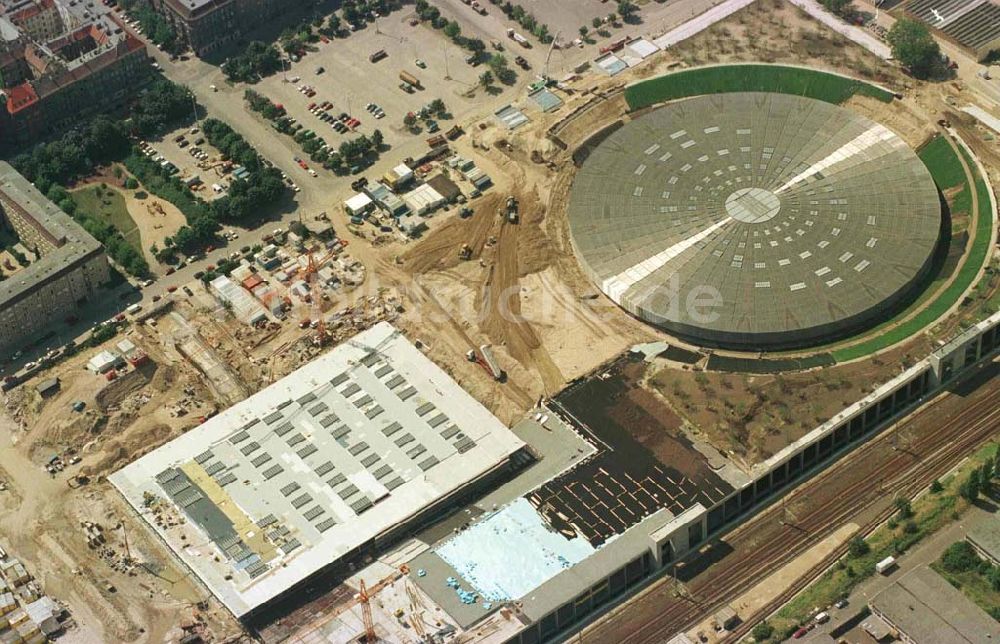 Berlin - Friedrichshain von oben - Baustelle Sportkomplex an der Landsberger Allee (OSB SSB GmbH).