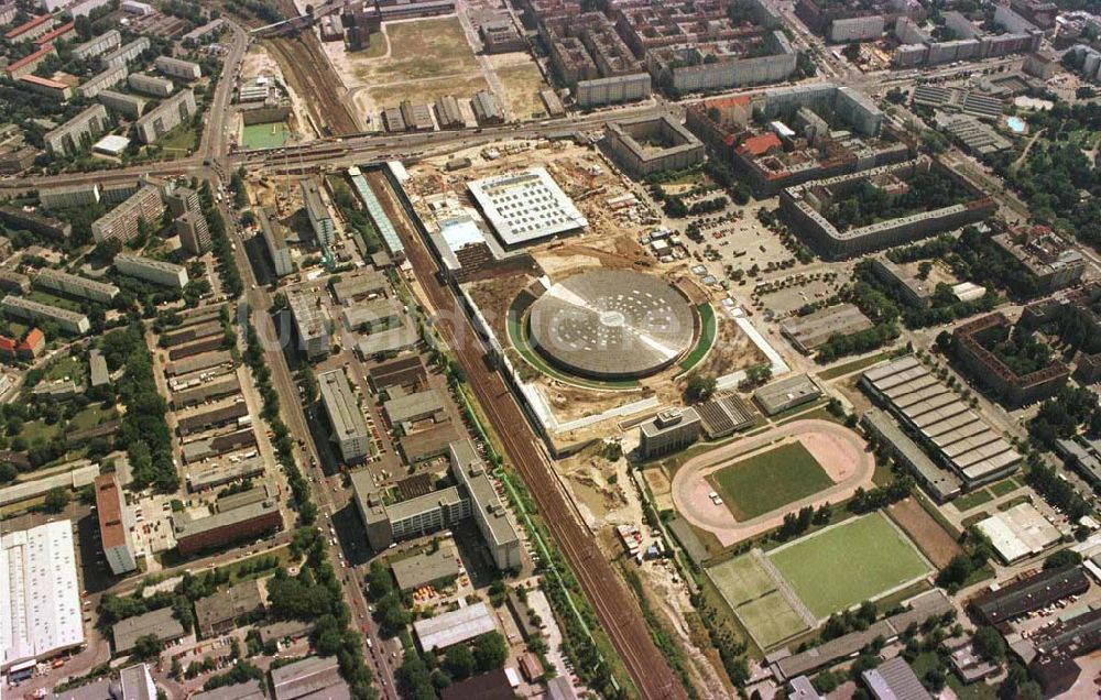 Berlin - Friedrichshain aus der Vogelperspektive: Baustelle Sportkomplex an der Landsberger Allee (OSB SSB GmbH).