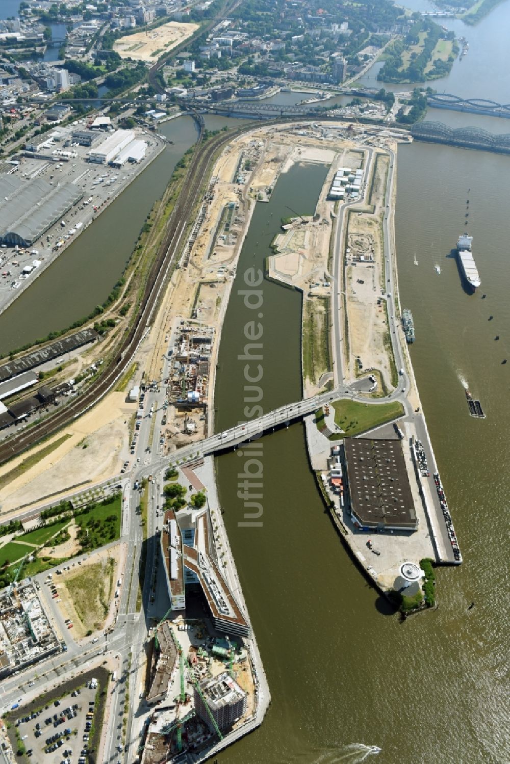 Luftaufnahme Hamburg - Baustelle des Stadtentwicklungsgebietes Baakenhafen an der Elbe in Hamburg