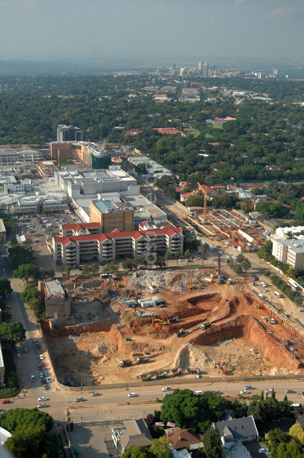 Luftbild JOHANNESBURG - Baustelle im Stadtteil Rosebank von Johannesburg