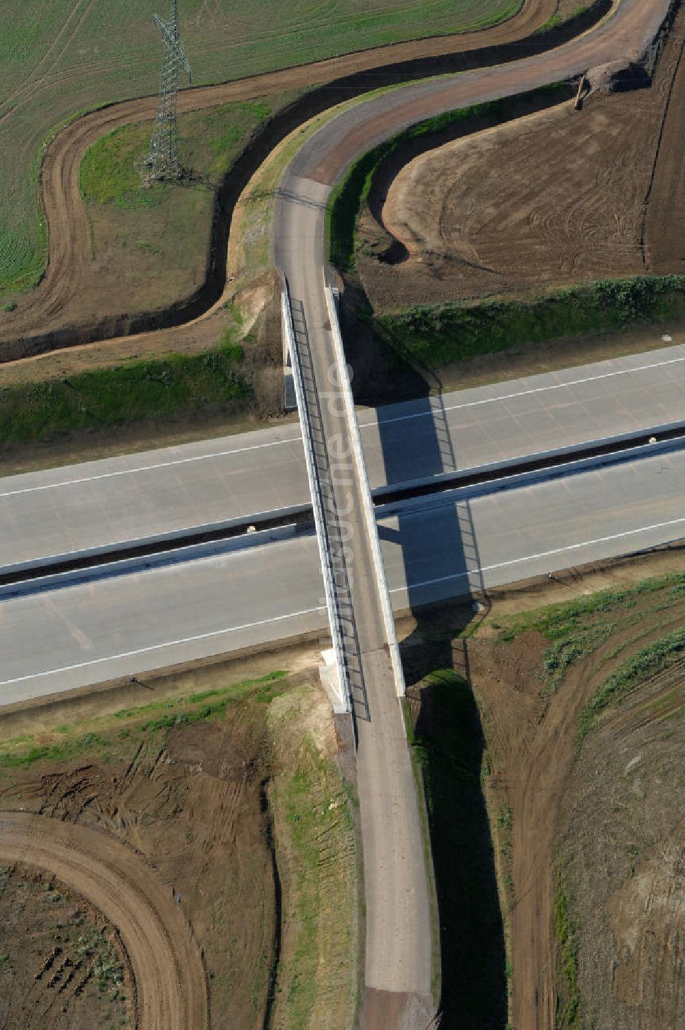 Luftaufnahme Hötzelsroda - Baustelle der Strassenbrücke zwischen Hötzelsroda und Bolleroda an der neuen A4