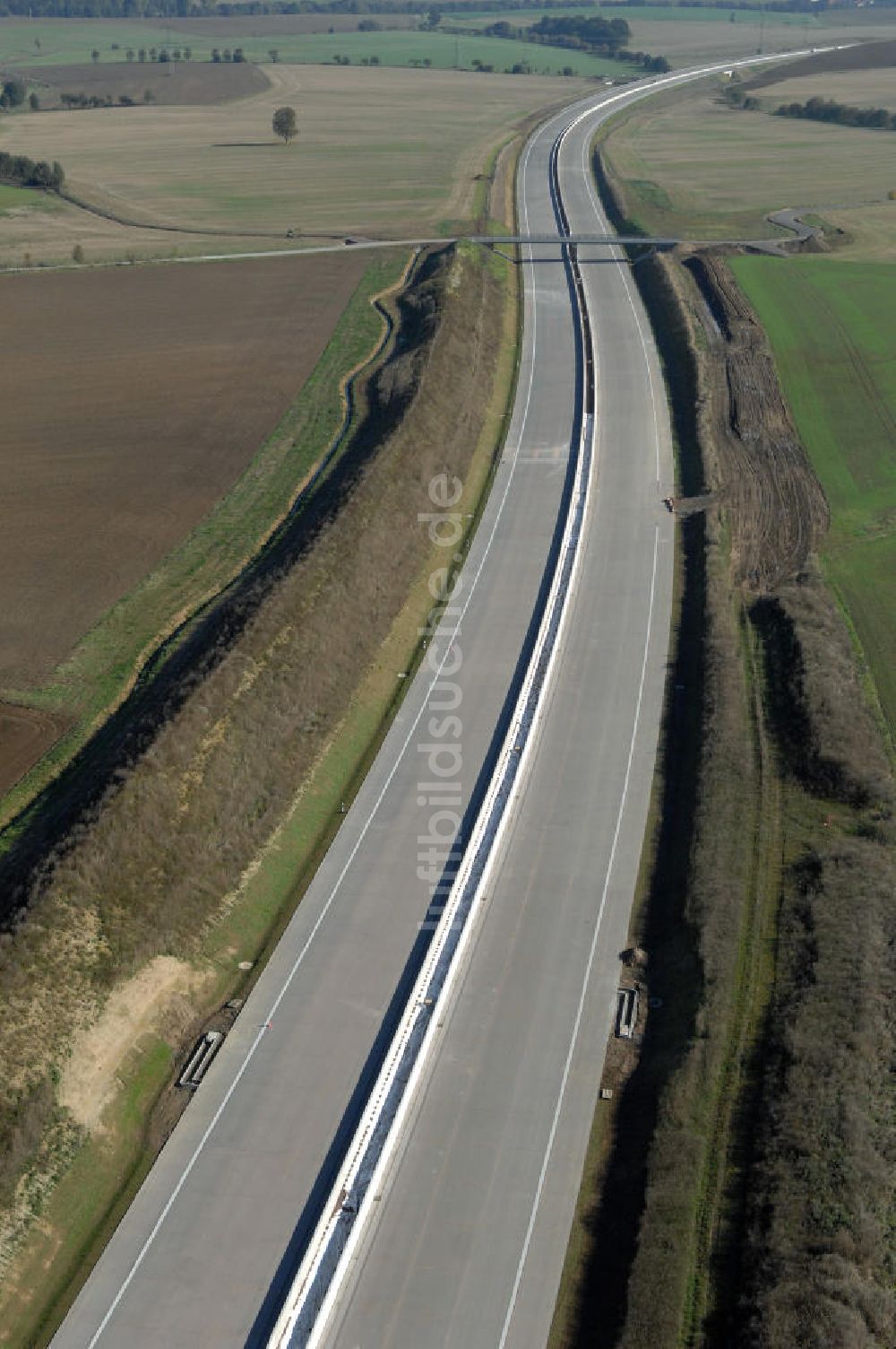 Neukirchen von oben - Baustelle A4 und Strassenbrücke zwischen Hötzelsroda und Neukirchen