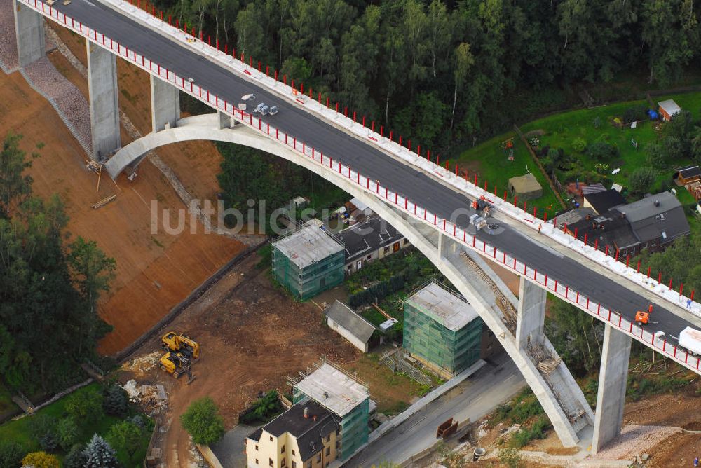 Aue aus der Vogelperspektive: Baustelle Talbrücke Alberoda in Aue