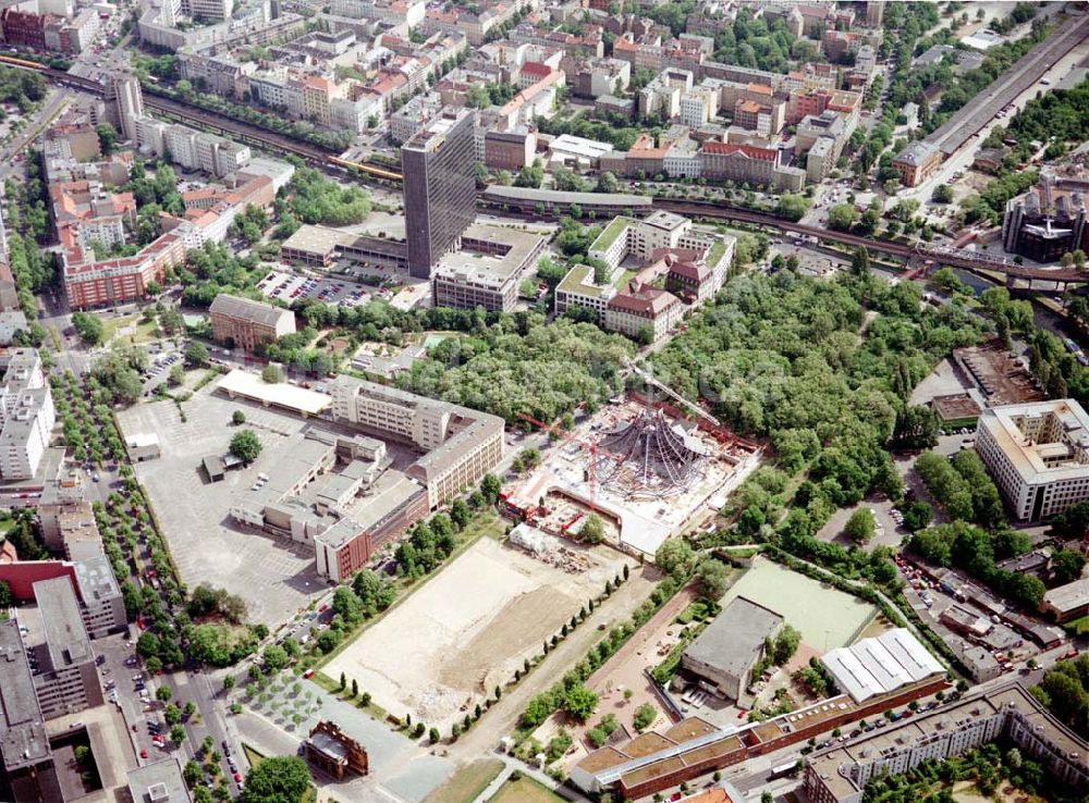 Potsdam aus der Vogelperspektive: Baustelle des Tempodroms an Anhalter Bahnhof in Berlin - Kreuzberg.