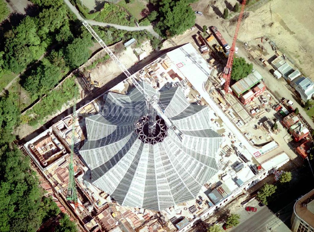 Berlin - Kreuzberg aus der Vogelperspektive: Baustelle des Tempodroms an Anhalter Bahnhof in Berlin - Kreuzberg.