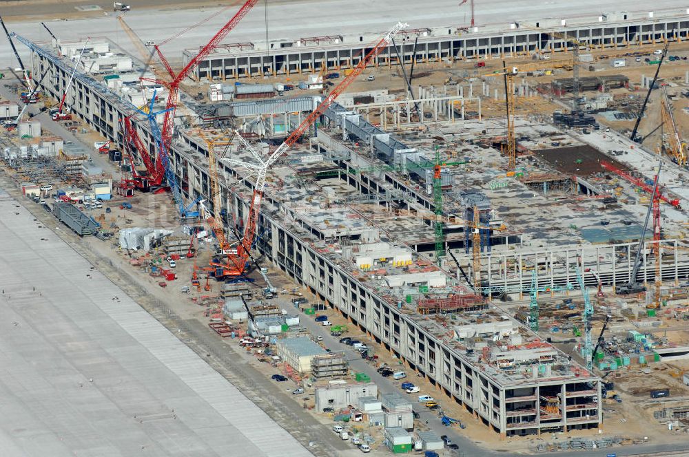 Luftbild Schönefeld - Baustelle Terminal und Bahnhof BBI (SXF) Flughafen Berlin-Schönefeld