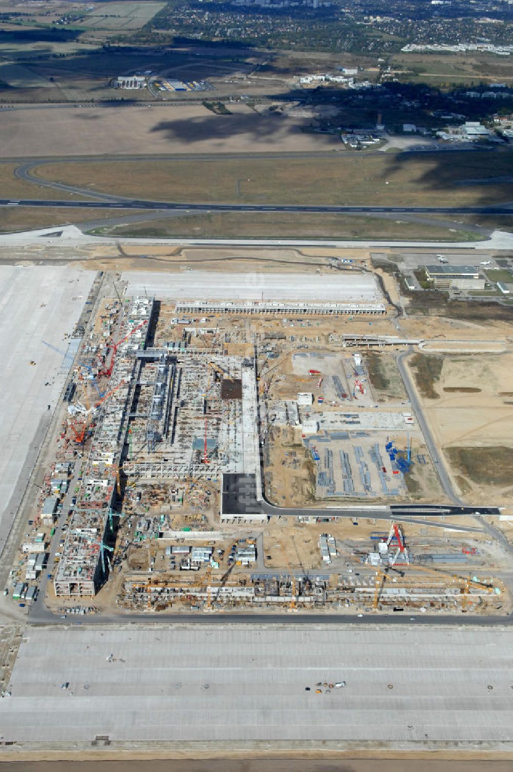 Luftbild Schönefeld - Baustelle Terminal und Bahnhof BBI (SXF) Flughafen Berlin-Schönefeld