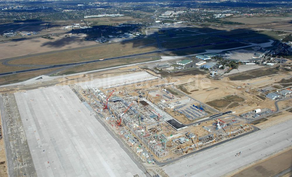 Luftaufnahme Schönefeld - Baustelle Terminal und Bahnhof BBI (SXF) Flughafen Berlin-Schönefeld