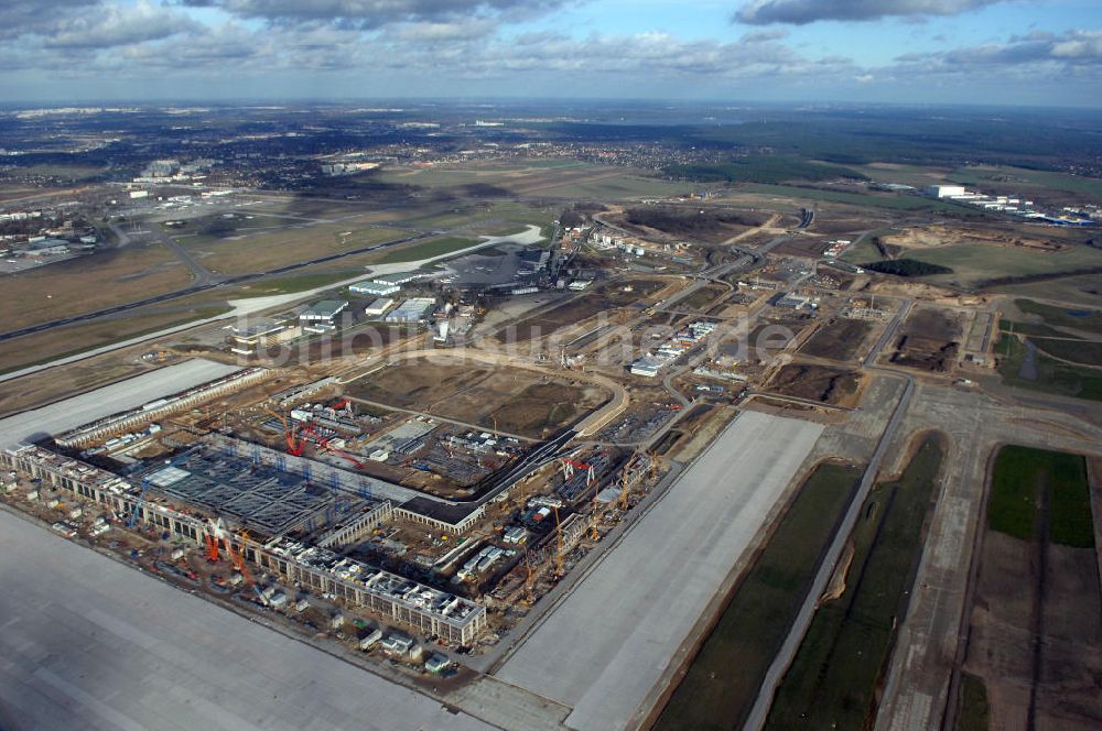 Luftbild Schönefeld - Baustelle Terminal und Bahnhof BBI (SXF) Flughafen Berlin-Schönefeld