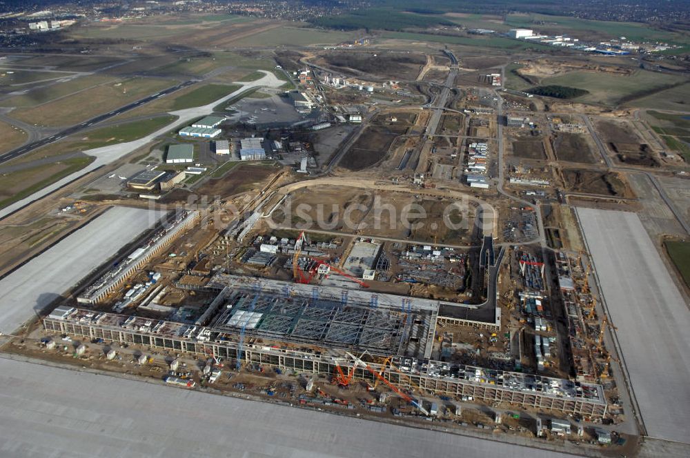 Luftaufnahme Schönefeld - Baustelle Terminal und Bahnhof BBI (SXF) Flughafen Berlin-Schönefeld