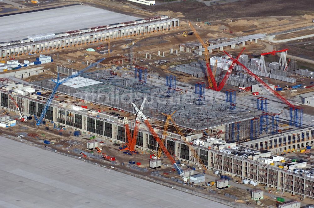 Luftbild Schönefeld - Baustelle Terminal und Bahnhof BBI (SXF) Flughafen Berlin-Schönefeld