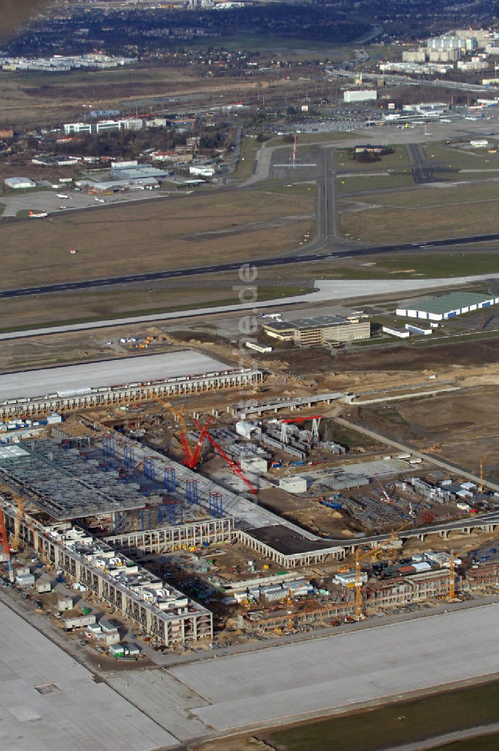 Luftbild Schönefeld - Baustelle Terminal und Bahnhof BBI (SXF) Flughafen Berlin-Schönefeld