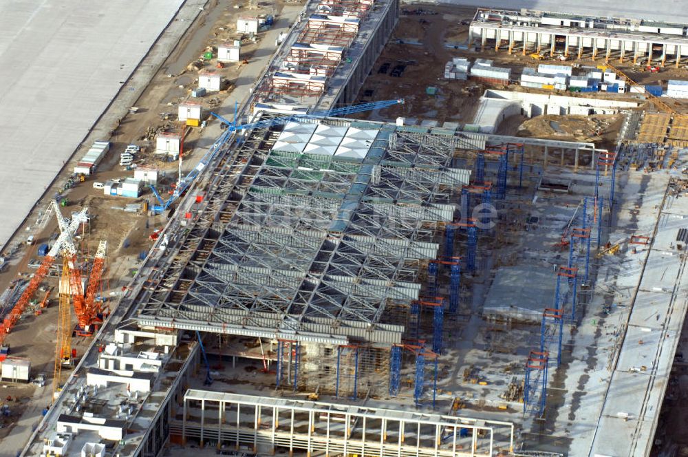 Luftaufnahme Schönefeld - Baustelle Terminal und Bahnhof BBI (SXF) Flughafen Berlin-Schönefeld