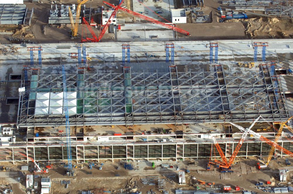 Schönefeld aus der Vogelperspektive: Baustelle Terminal und Bahnhof BBI (SXF) Flughafen Berlin-Schönefeld