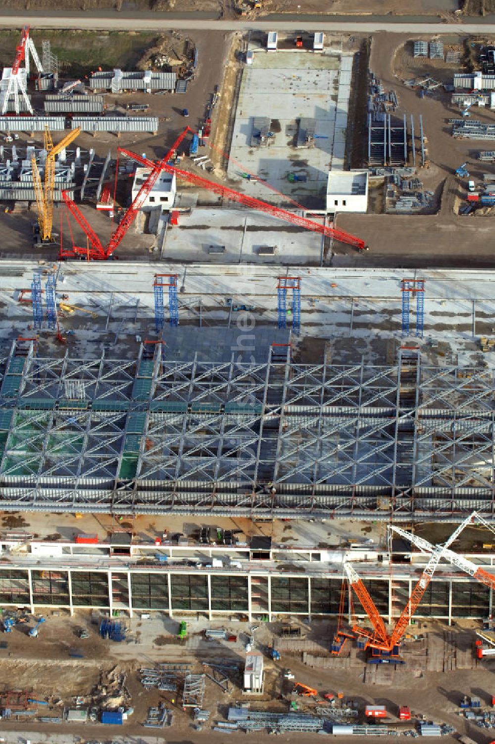 Luftaufnahme Schönefeld - Baustelle Terminal und Bahnhof BBI (SXF) Flughafen Berlin-Schönefeld