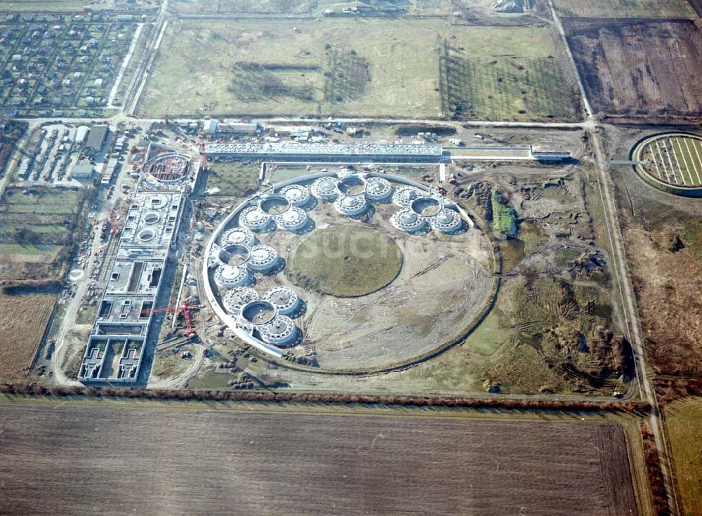 Berlin - Hohenschönhausen aus der Vogelperspektive: Baustelle des Tierheimes Falkenberg an der Dorfstraße / Ahrensfelder Chaussee in Falkenberg (Berlin - Hohenschönhausen).