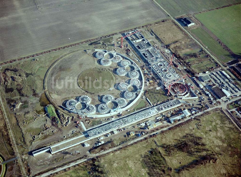 Berlin - Hohenschönhausen aus der Vogelperspektive: Baustelle des Tierheimes Falkenberg an der Dorfstraße / Ahrensfelder Chaussee in Falkenberg (Berlin - Hohenschönhausen).