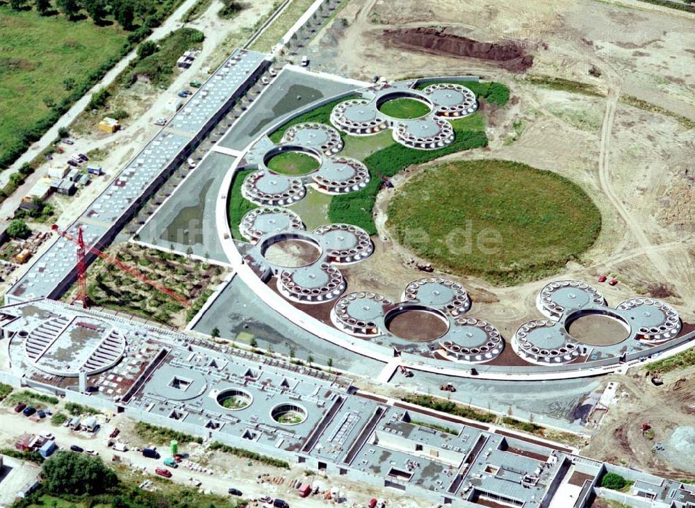 Berlin - Falkenberg aus der Vogelperspektive: Baustelle des Tierheimes Falkenberg an der Dorfstraße / Ahrensfelder Chaussee in Falkenberg (Berlin - Hohenschönhausen).