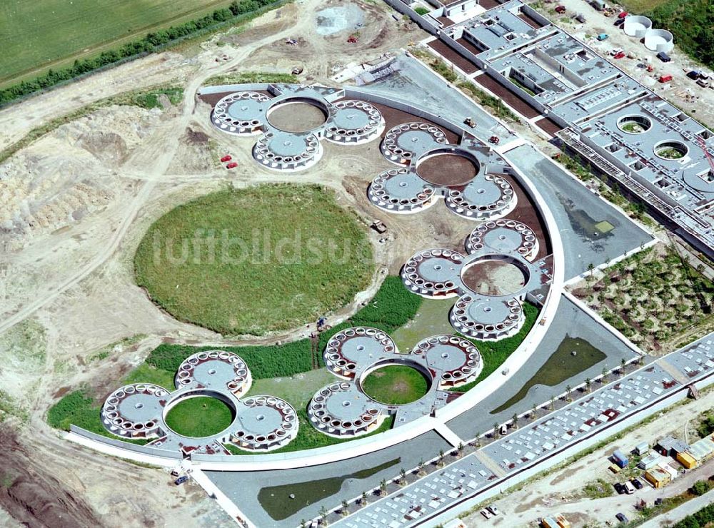 Berlin - Falkenberg aus der Vogelperspektive: Baustelle des Tierheimes Falkenberg an der Dorfstraße / Ahrensfelder Chaussee in Falkenberg (Berlin - Hohenschönhausen).