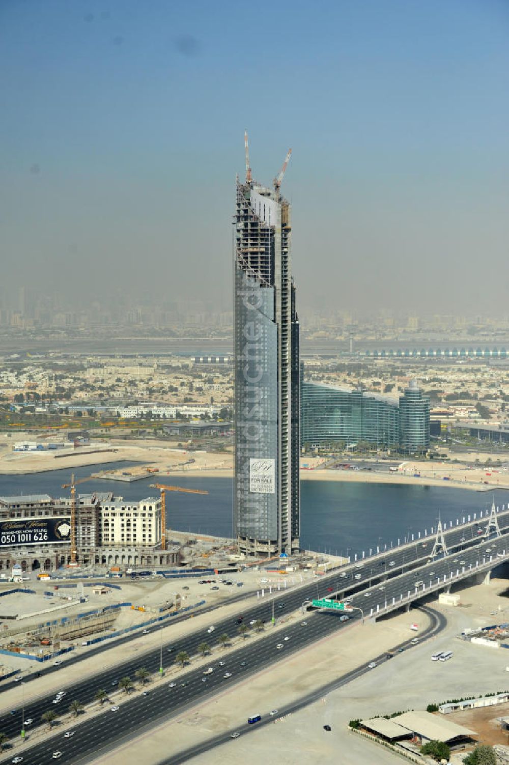 Luftaufnahme Dubai - Baustelle des D1 Tower und des Palazzo Versace in Dubai