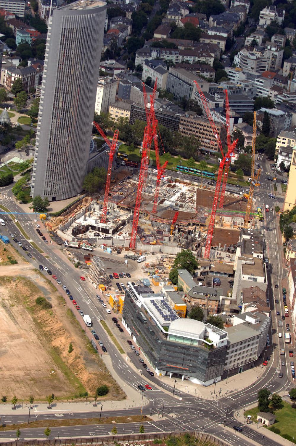 Frankfurt am Main von oben - Baustelle Tower 185 und Pollux-Gebäude