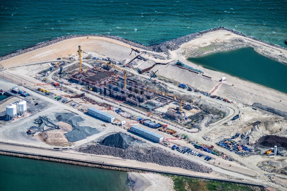 Luftbild Puttgarden - Baustelle mit Tunnelführungsarbeiten für die Streckenführung und den Verlauf des Fehmarnbelt-Tunnel in Puttgarden im Bundesland Schleswig-Holstein, Deutschland