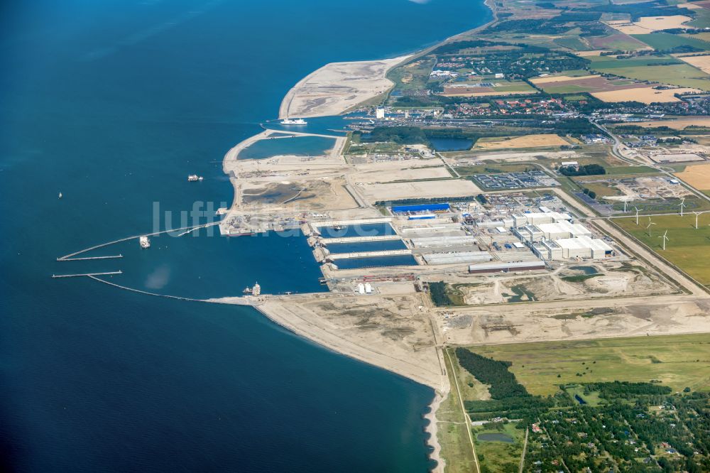 Roedby von oben - Baustelle mit Tunnelführungsarbeiten für die Streckenführung und den Verlauf des Fehmarnbelttunnels und Fertigungsanlage der Tunnelsegmente in Roedby in Region Själland, Dänemark