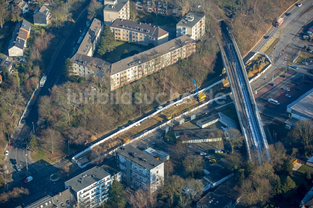 Mülheim an der Ruhr von oben - Baustelle mit Tunnelführungsarbeiten für die Streckenführung und den Verlauf Kanalbaustelle Essener Straße zwischen Walkmühlenstraße und Gracht in Mülheim an der Ruhr im Bundesland Nordrhein-Westfalen