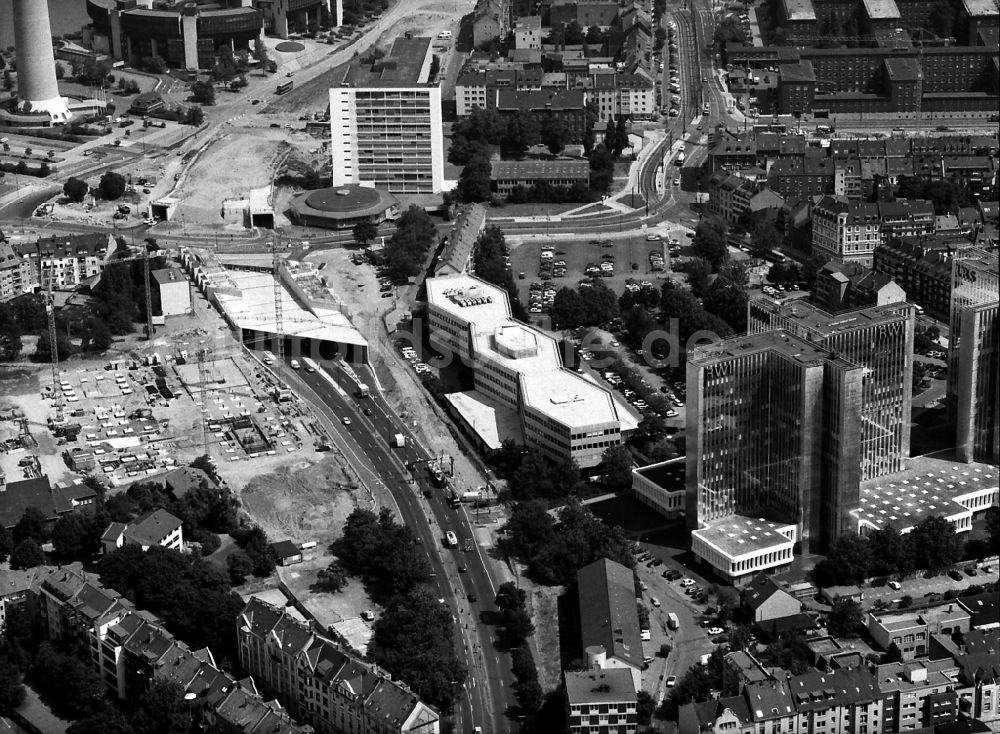 Düsseldorf von oben - Baustelle mit Tunnelführungsarbeiten für die Streckenführung und den Verlauf des Rheinufertunnel in Düsseldorf im Bundesland Nordrhein-Westfalen, Deutschland