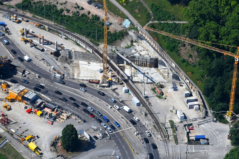 Luftbild Stuttgart - Baustelle mit Tunnelführungsarbeiten für die Streckenführung und den Verlauf des B10-Rosensteintunnel in Stuttgart im Bundesland Baden-Württemberg, Deutschland