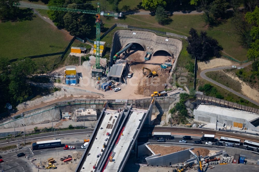 Stuttgart von oben - Baustelle mit Tunnelführungsarbeiten für die Streckenführung und den Verlauf des B10-Rosensteintunnel in Stuttgart im Bundesland Baden-Württemberg, Deutschland