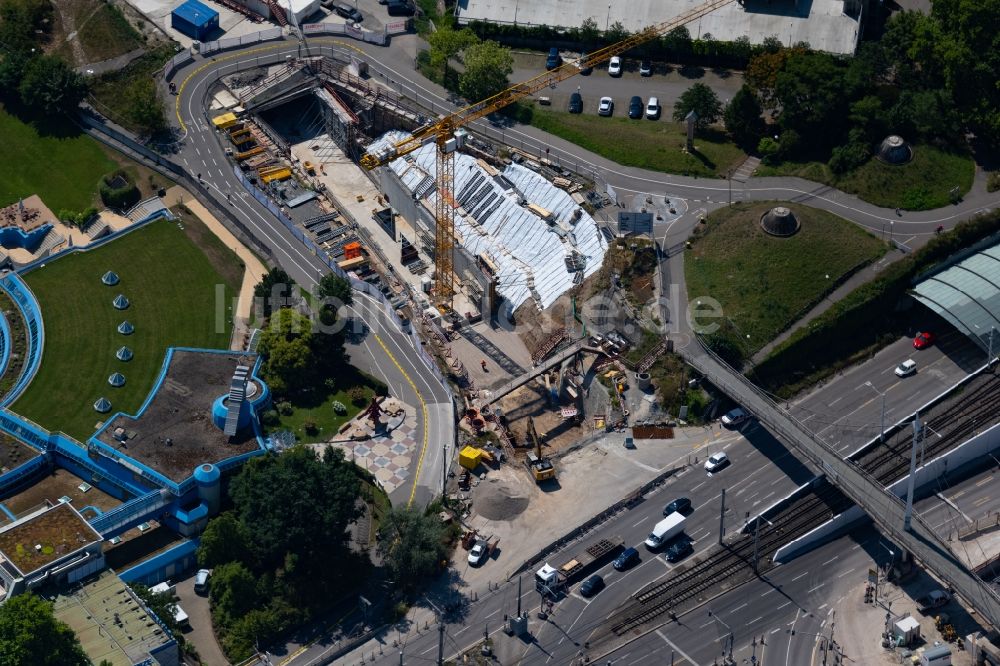 Stuttgart aus der Vogelperspektive: Baustelle mit Tunnelführungsarbeiten für die Streckenführung und den Verlauf des B10-Rosensteintunnel in Stuttgart im Bundesland Baden-Württemberg, Deutschland