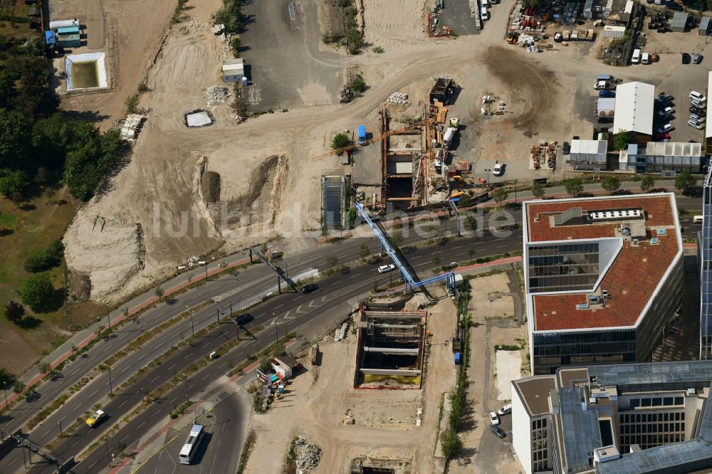 Berlin aus der Vogelperspektive: Baustelle mit Tunnelführungsarbeiten für die Streckenführung und den Verlauf der Stadtbahn - S-Bahn S21 in Berlin