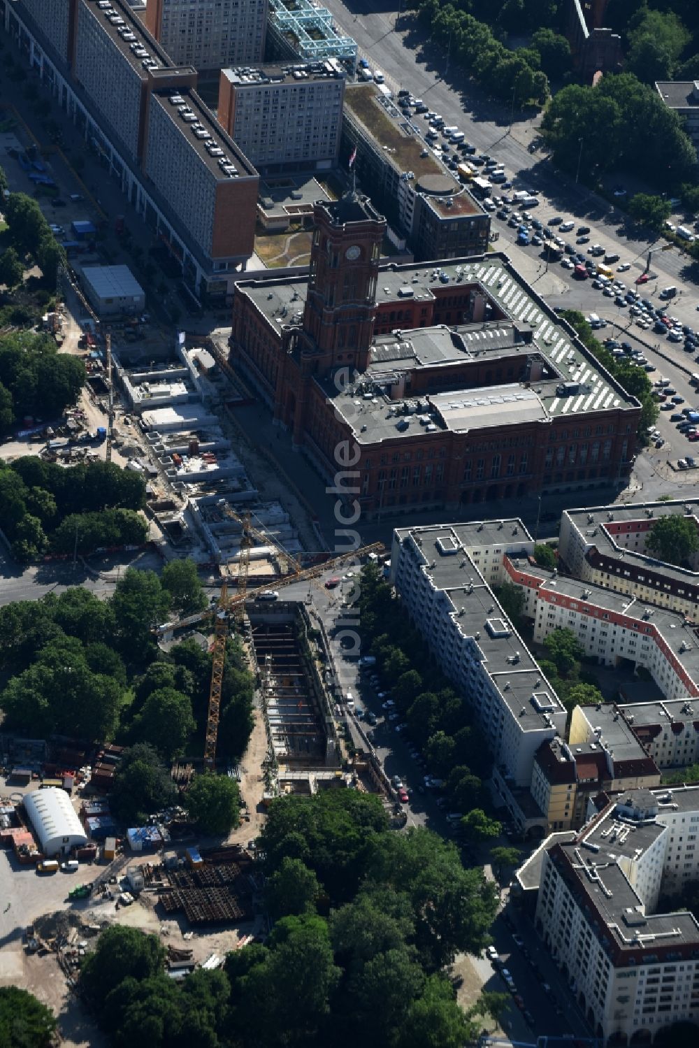 Berlin aus der Vogelperspektive: Baustelle mit Tunnelführungsarbeiten für die Verlängerung der U-Bahn-Linie der U5 in Berlin