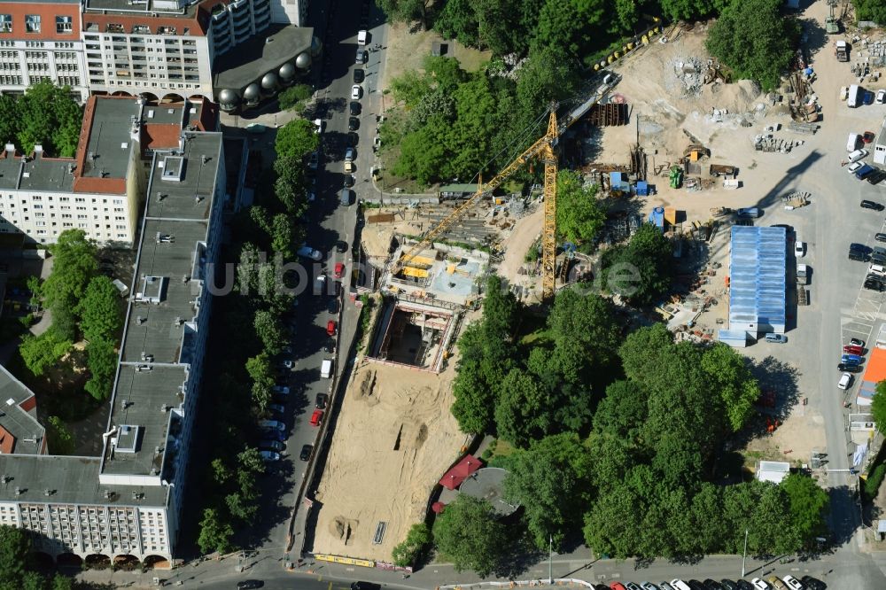 Berlin aus der Vogelperspektive: Baustelle mit Tunnelführungsarbeiten für die Verlängerung der U-Bahn-Linie der U5 in Berlin