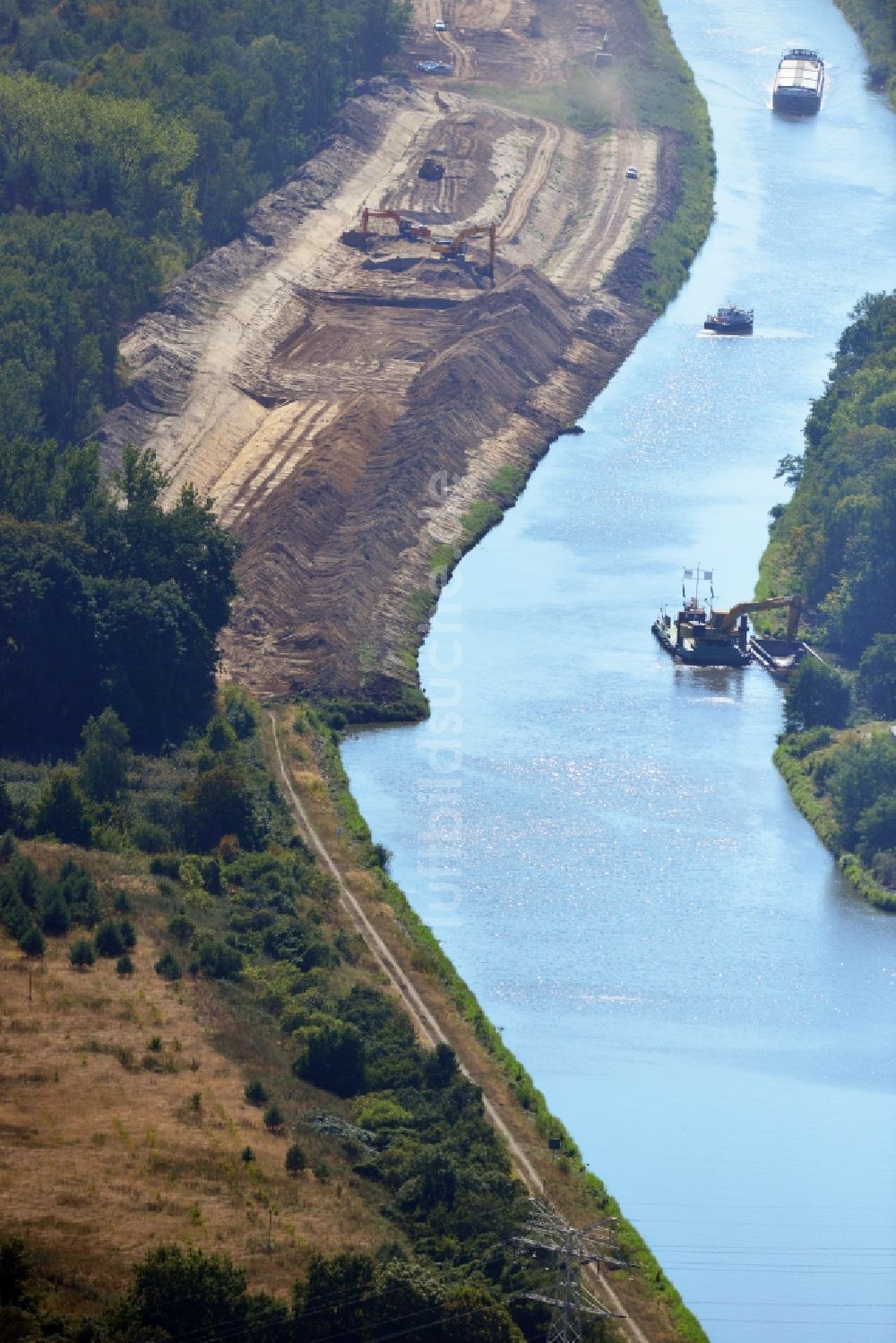 Güsen von oben - Baustelle am Ufer des Elbe-Havel-Kanal in Güsen im Bundesland Sachsen-Anhalt