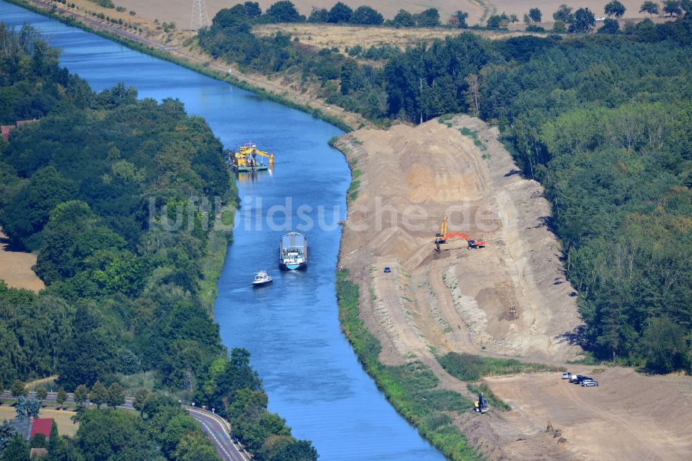 Luftaufnahme Güsen - Baustelle am Ufer des Elbe-Havel-Kanal in Güsen im Bundesland Sachsen-Anhalt