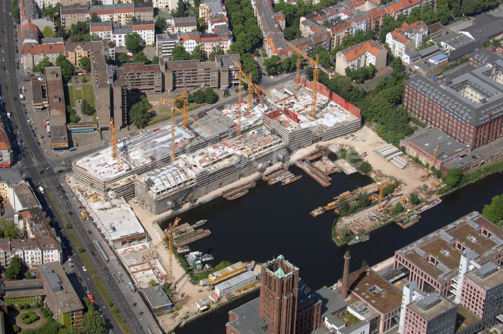 Berlin von oben - Baustelle vom Umbau Hafen Tempelhof