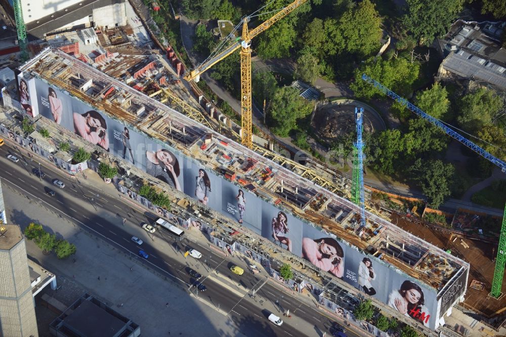 Luftaufnahme Berlin - Baustelle des Umbaus des Gebäudeensembles Bikinihaus in der Budapester Straße im Bezirk Charlottenburg in Berlin