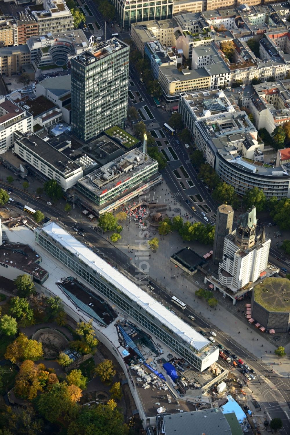 Luftaufnahme Berlin - Baustelle des Umbaus des Gebäudeensembles Bikinihaus in der Budapester Straße im Bezirk Charlottenburg in Berlin