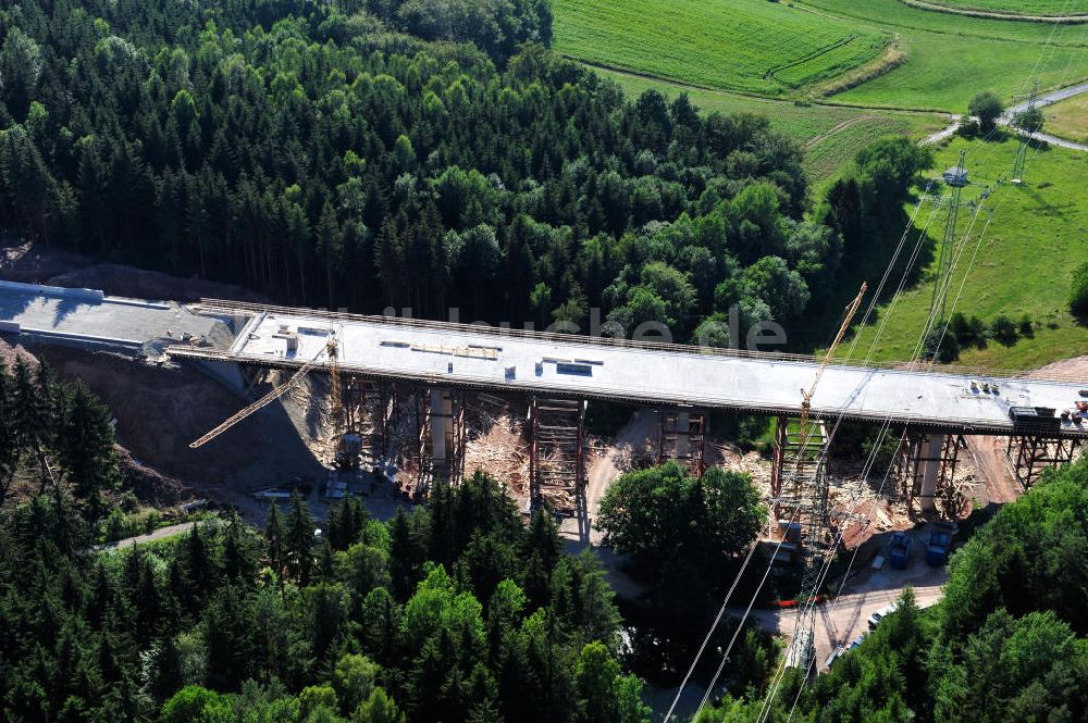 Uslar aus der Vogelperspektive: Baustelle Umgehungsstraße B241 mit Talbrücke Volpriehausen nahe Uslar in Niedersachsen