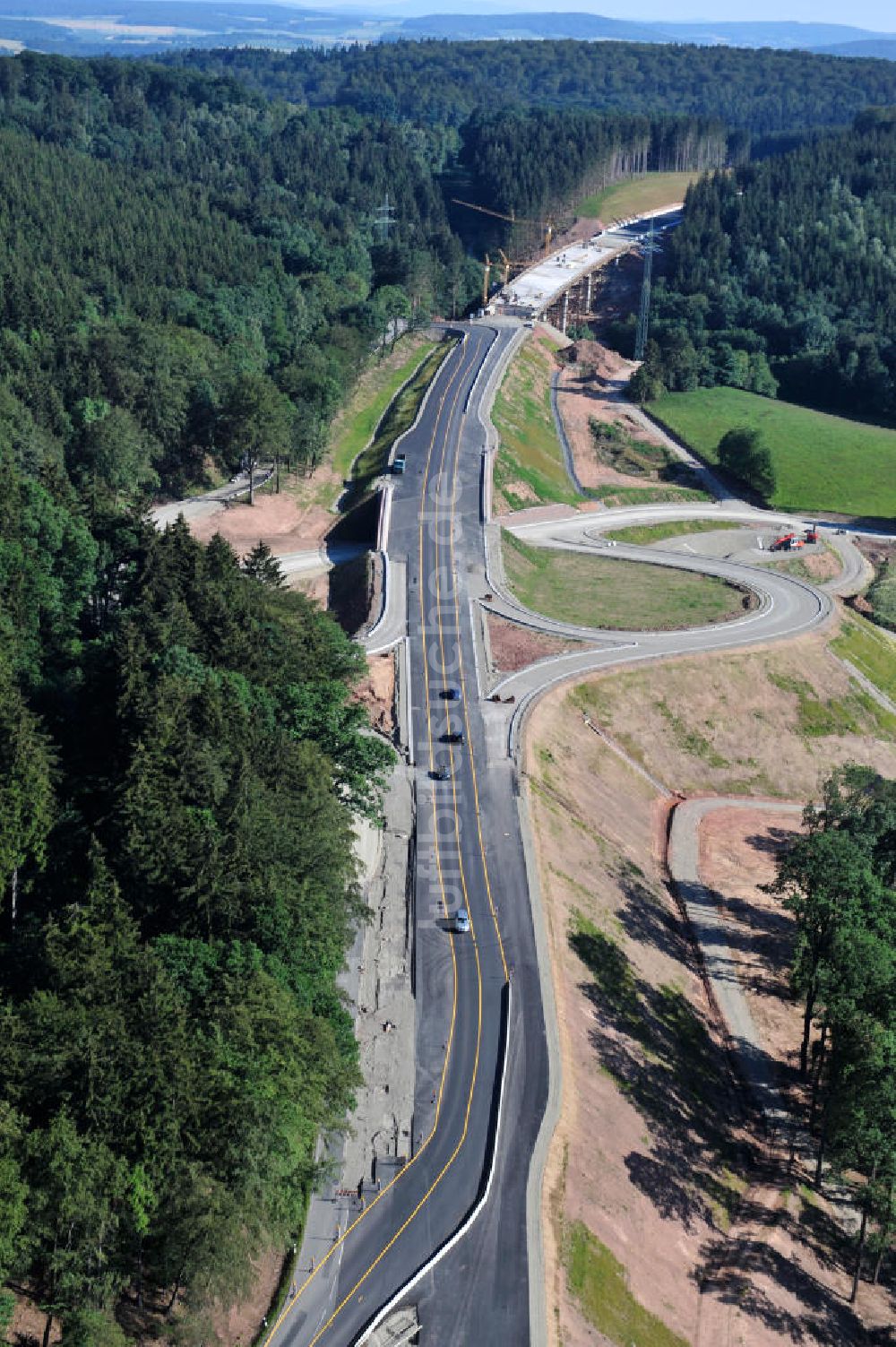 Luftaufnahme Uslar - Baustelle Umgehungsstraße B241 mit Talbrücke Volpriehausen nahe Uslar in Niedersachsen