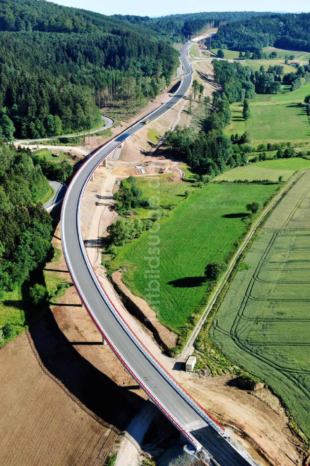 Uslar von oben - Baustelle Umgehungsstraße B241 mit Talbrücke Volpriehausen nahe Uslar in Niedersachsen