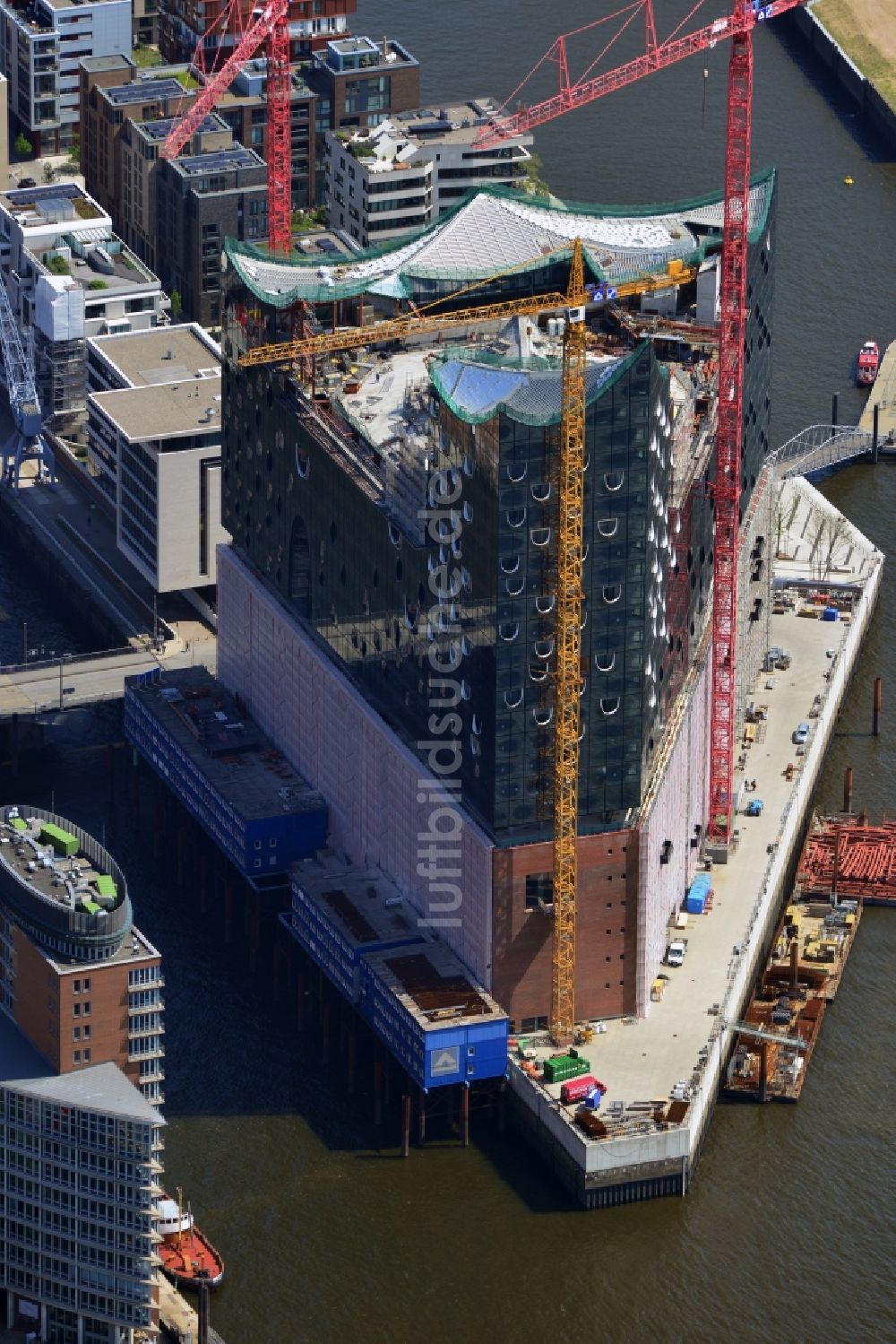 Luftaufnahme Hamburg - Baustelle der umstrittenen Elbphilharmonie auf dem Kaispeicher A in der HafenCity von Hamburg