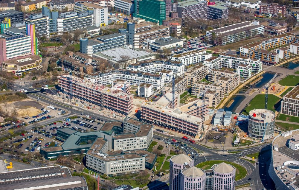 Essen aus der Vogelperspektive: Baustelle der Unternehmenszentrale der Funke Mediengruppe am Berliner Platz in Essen im Bundesland Nordrhein-Westfalen