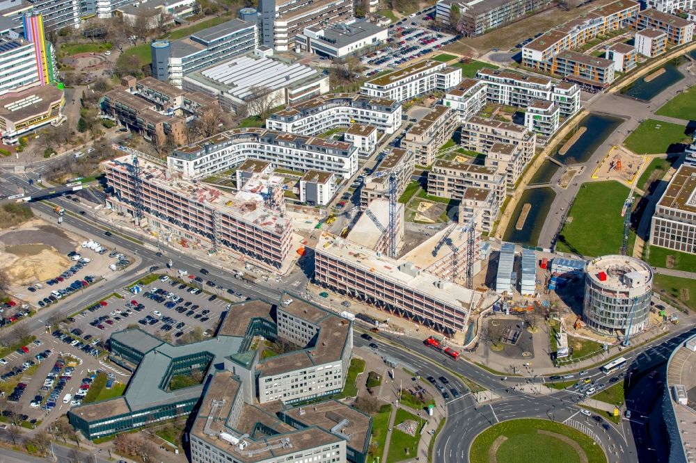 Essen von oben - Baustelle der Unternehmenszentrale der Funke Mediengruppe am Berliner Platz in Essen im Bundesland Nordrhein-Westfalen