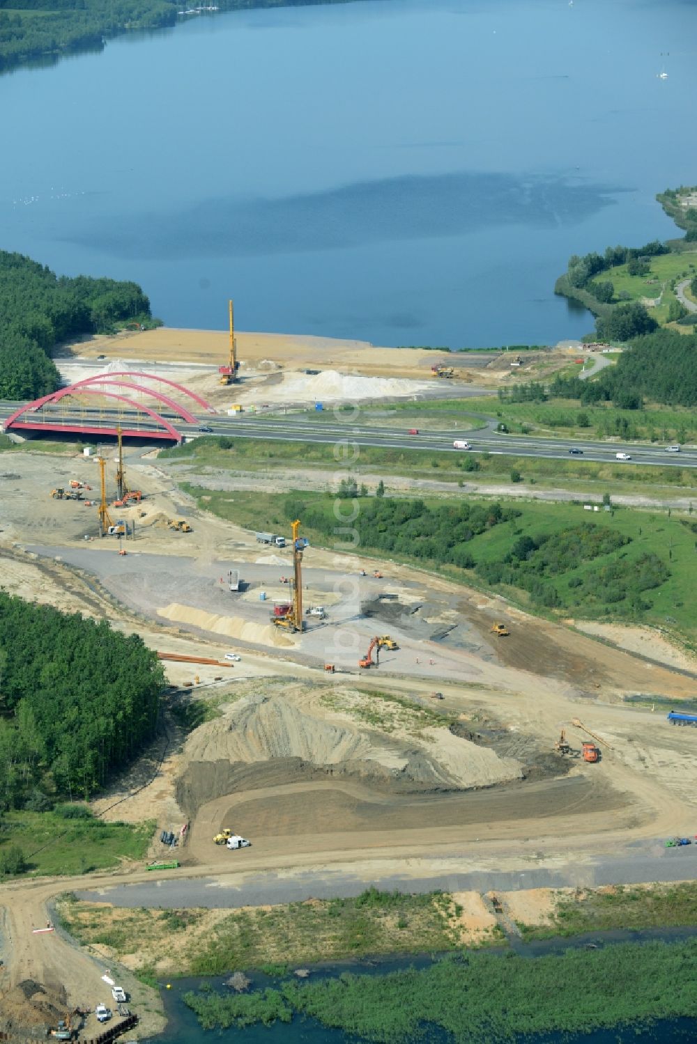 Luftbild Zwenkau - Baustelle Verbindungskanal Harthkanal zwischen Zwenkauer See und Cospudener See in Zwenkau im Bundesland Sachsen