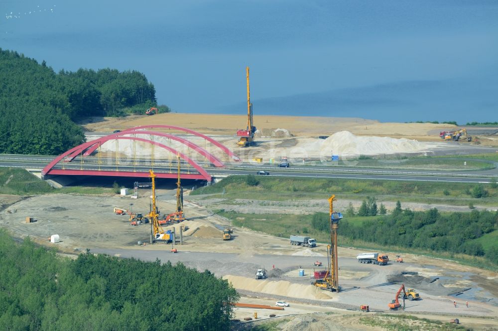 Luftaufnahme Zwenkau - Baustelle Verbindungskanal Harthkanal zwischen Zwenkauer See und Cospudener See in Zwenkau im Bundesland Sachsen