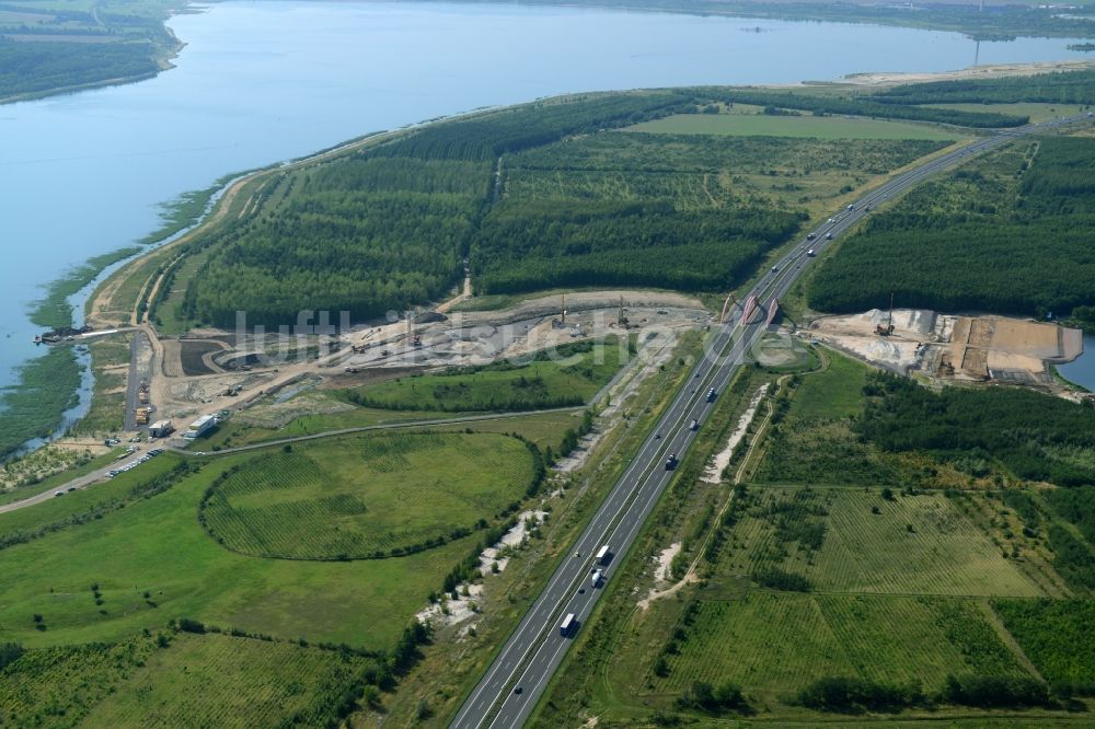 Zwenkau aus der Vogelperspektive: Baustelle Verbindungskanal Harthkanal zwischen Zwenkauer See und Cospudener See in Zwenkau im Bundesland Sachsen