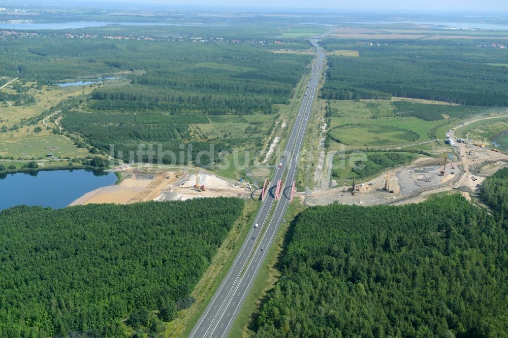 Zwenkau von oben - Baustelle Verbindungskanal Harthkanal zwischen Zwenkauer See und Cospudener See in Zwenkau im Bundesland Sachsen